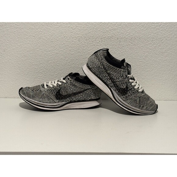 Nike Flyknit Racer Oreo Running Shoe Mens Sz 4 Womens 5.5 Sneaker 526628-101 - Picture 9 of 13